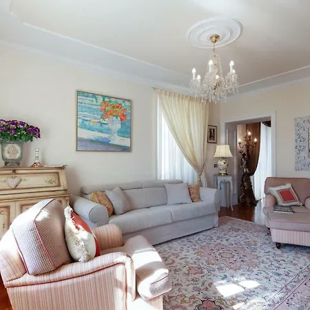 La Dolce Villa Oliveto Lario